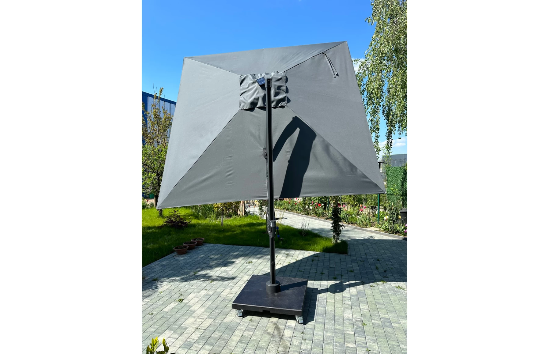 Umbrela de soare 3x3m pentru terasa si gradina, aluminiu, pliabila,cu iluminare LED, culoare gri antracit, include suport de plastic