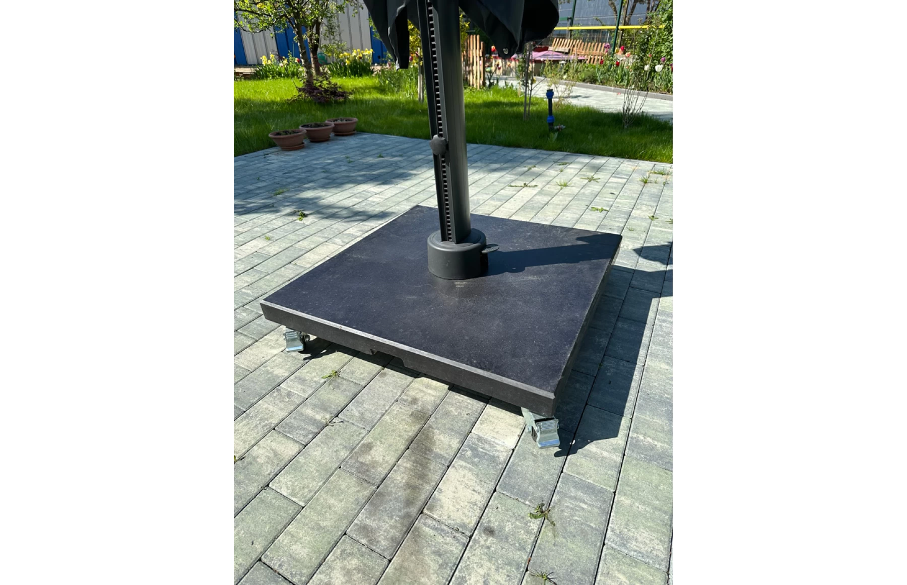 Umbrela de soare 3x3m pentru terasa si gradina, aluminiu, pliabila,cu LED culoare kaki, include suport granit