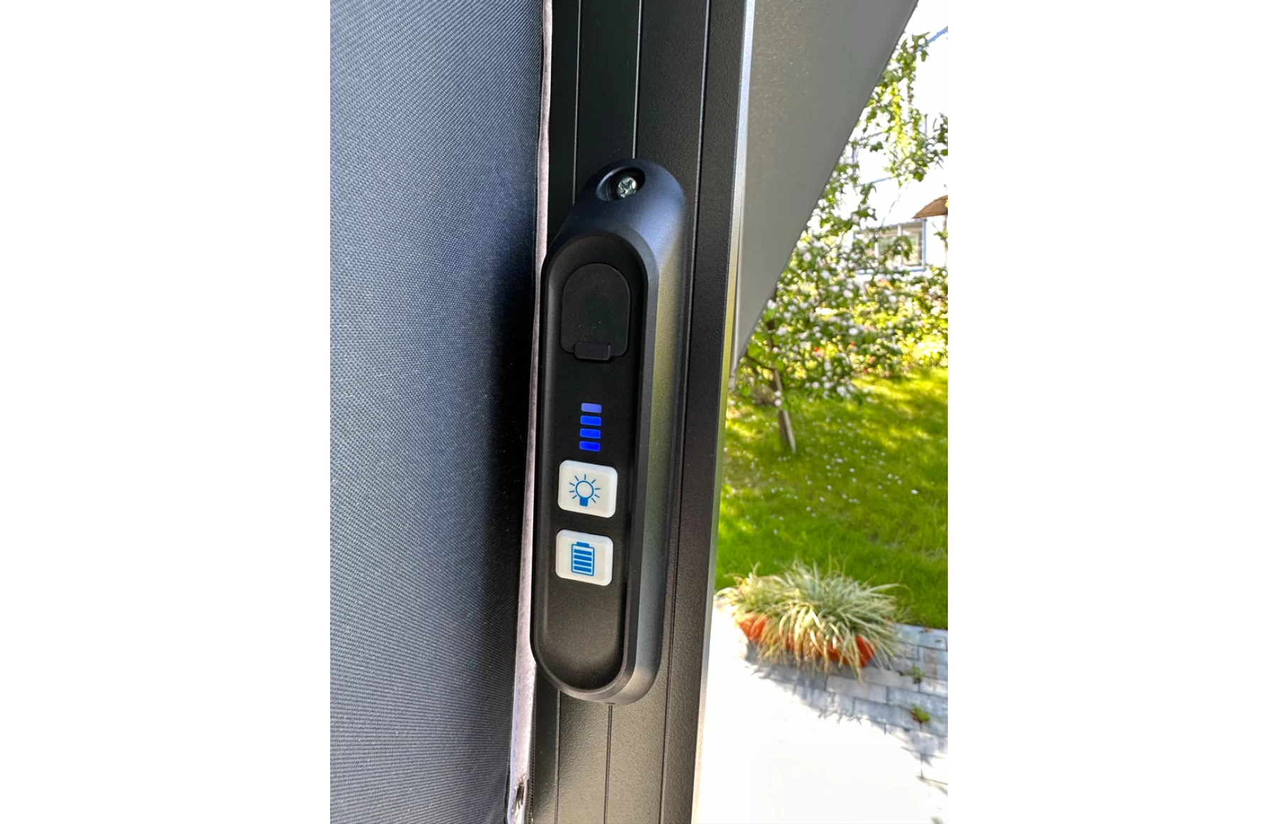 Umbrela de soare 3x3m pentru terasa si gradina, aluminiu, pliabila,cu iluminare LED, culoare gri antracit, include suport de plastic